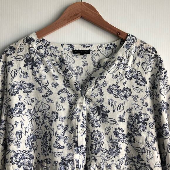 Tahari linen blend top blue and white print size 1X flowy top button front - Picture 3 of 5
